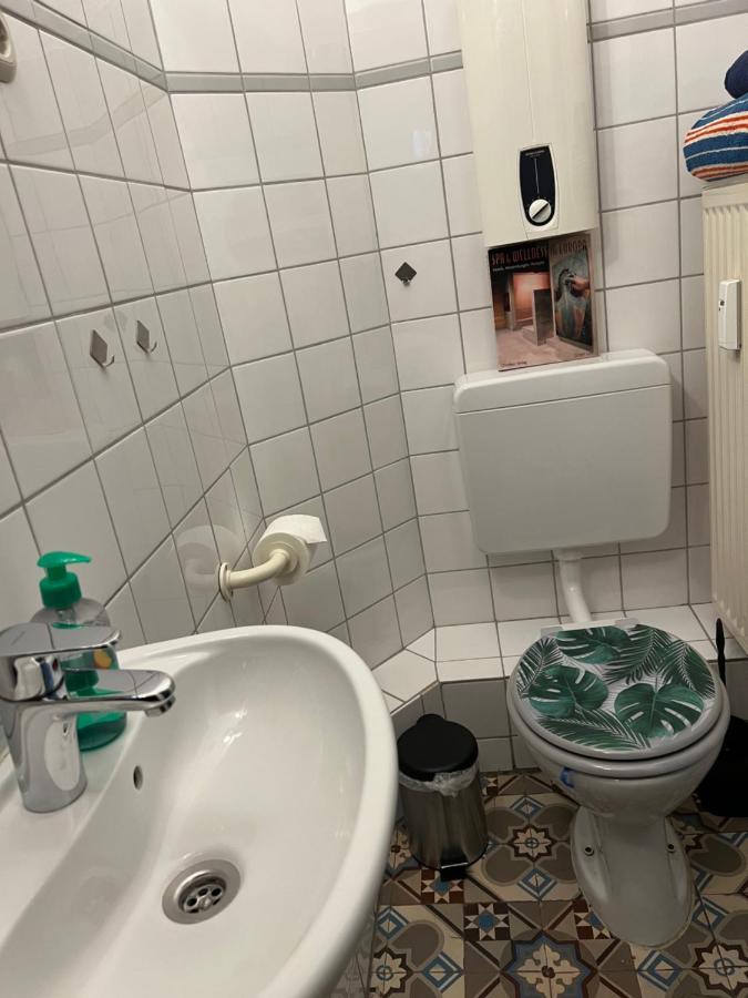Private Schlafzimmer Mit Wc Dusche メンヒェングラートバッハ エクステリア 写真